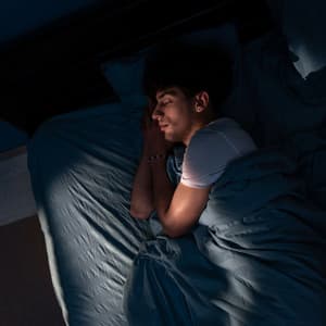 Restful Echoes: Night Soundscapes for Peaceful Sleep - Native American Flute Zone