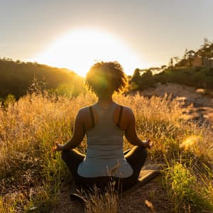 Melodías De Meditación Lofi Para Pensamientos Tranquilos - Resplandor de las olas del océano