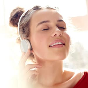 Untold Frequencies: A White Noise Experience - Fans & White Noise