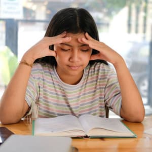 Raindrop Insight: A Relaxing Forest Soundscape for Concentrated Study - Calming Rain