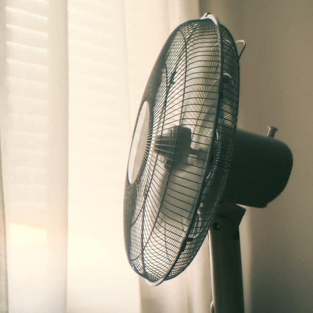 01 Noise Machine: Oscillation - White Noise Therapy