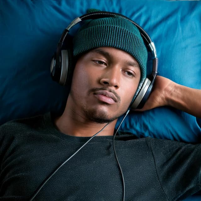 Night Flow: Gentle Hip Hop Sleep Vibes - Binaural Beats Lab